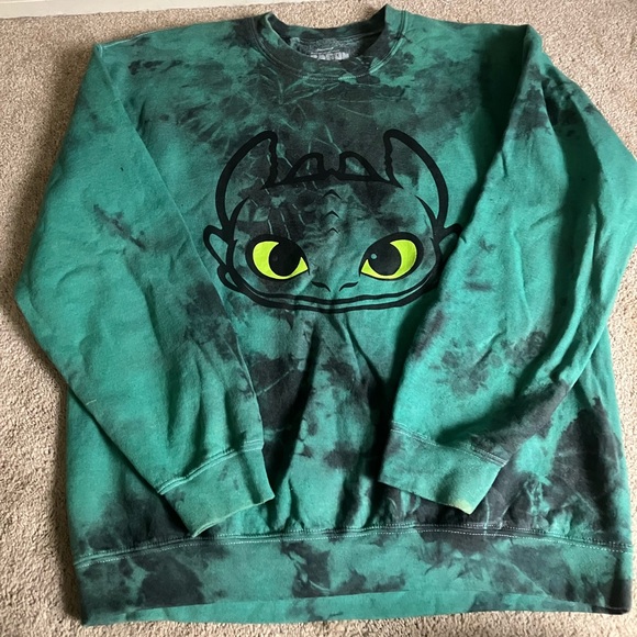 Dreamworks Tops - DreamWorks How To Train Your Dragon green tie dye Toothless graphic sweatshirt